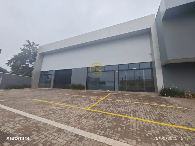 Barracão para Locação em Cascavel, Neva, 2 banheiros, 1 vaga