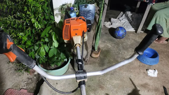 Vendo roçadeira sthil fs 80 