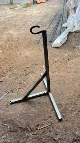 Suporte de saco de pancada novo