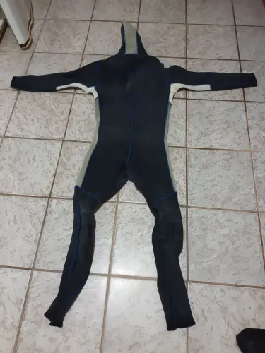 Roupa de Mergulho