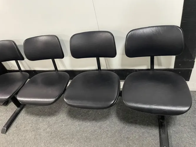 VENDE-SE - CONJUNTO DE CADEIRAS