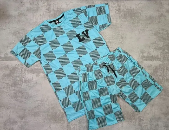 VENDO URGENTE POR CONTA  LOTE DE ROUPA - R$150  Tamanhos: [P M G] Estado: Semi-nova