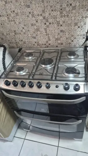 Fogão 5 bocas com forno elétrico e forno a gás 