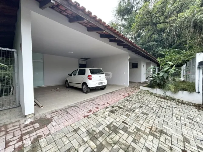 Excelente casa comercial e residencial para locação. 541m², com 15 salas, entre elas hall