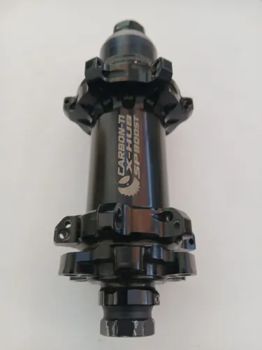Cubo MTB BOOST 24 furos Carbon Ti