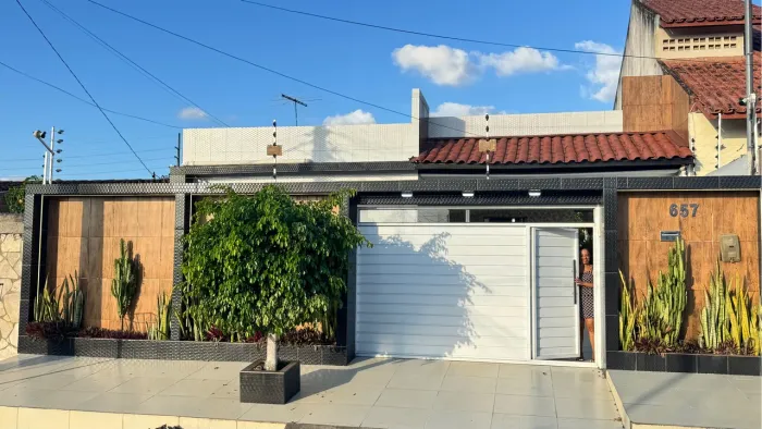 Vendo uma maravilhosa casa com 3 suítes no Itararé