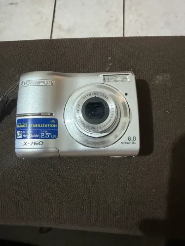 Câmera Olympus X-760