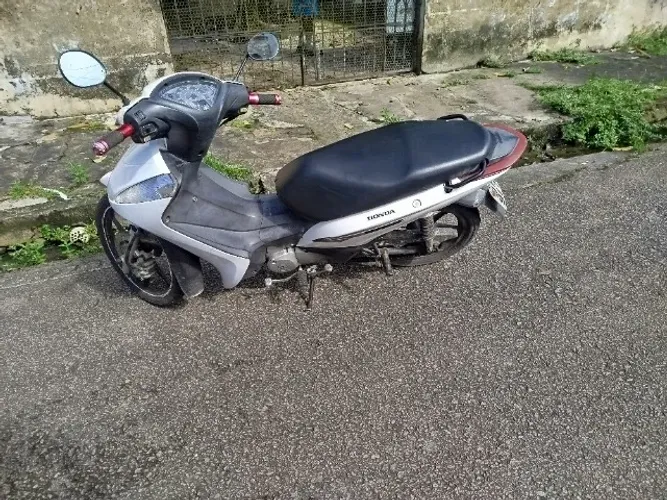 Vende-se moto Honda bizz 125 ex