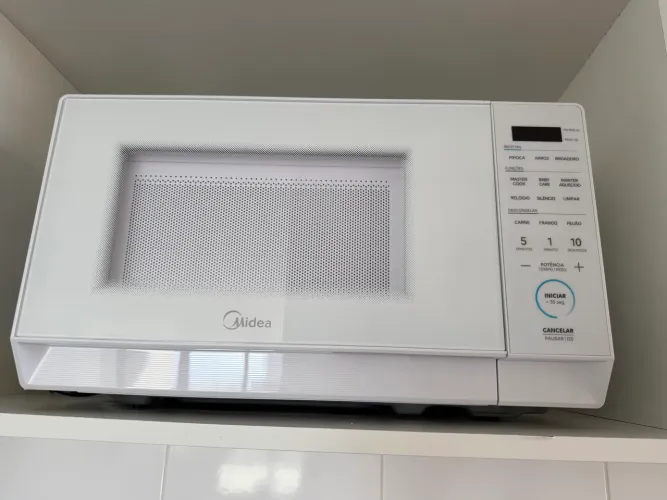 Microondas Midea 20 litros novo