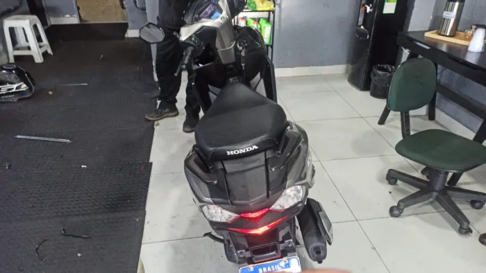 Elite toda automática , muito boa para cidade ou passeio