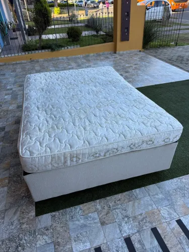 Colchão de Casal usado com base box - Entregamos!