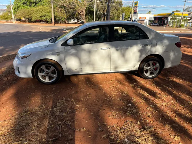 Toyota Corolla GLI 1.8 Flex 16V Aut. 2014