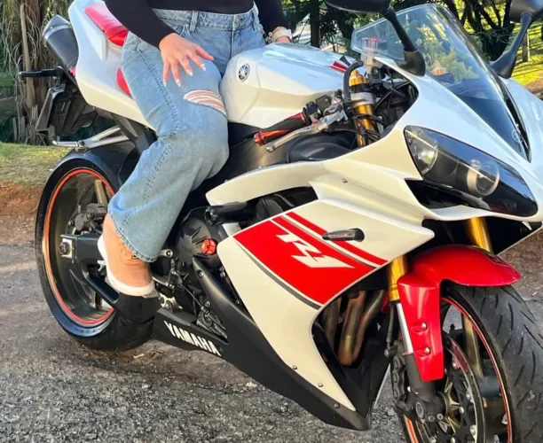 Yamaha R1 Super Esportiva 1000cc
