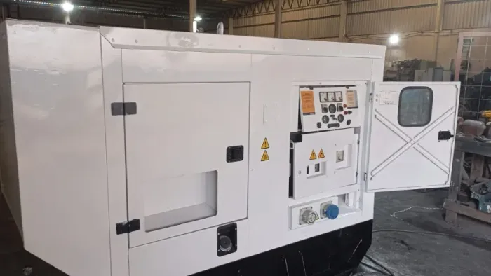 Gerador STEMAC 55/50 kVA (55kVA/50kVA)