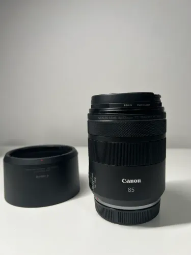 Canon RF 85mm f/2 Macro IS STM - Excelente Estado |