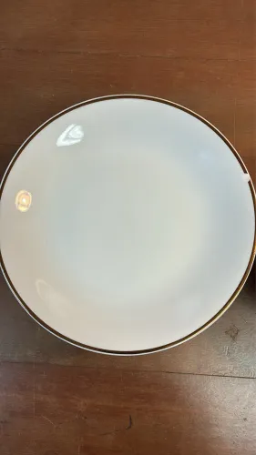 5 Pratos rasos branco de porcelana com borda dourada. Modelo ITAMARATY fabricante Schmidt