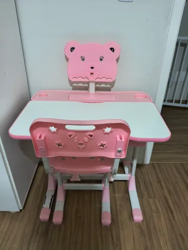 Mesa de Estudos Infantil ELG B200PK Rosa com Cadeira - Usada em Ótimo Estado