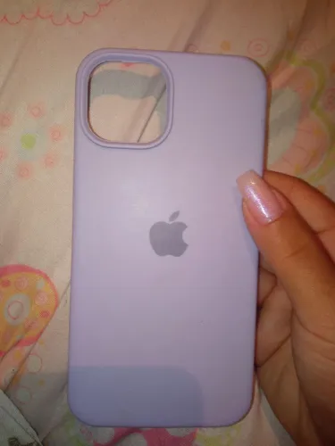 Vendo essa capinha roxa usada uma vez para iPhone 14 