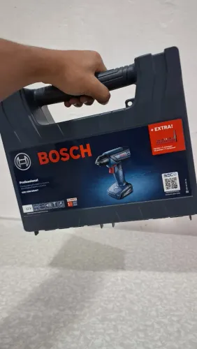 Parafusadeira/ furadeira Bosch 12V + acessórios