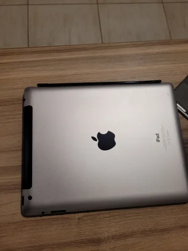 Ipad 4ª geração- Perfeitas Condições - Totalmente Original