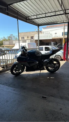 VENDO S1000RR APENAS 20 mil rodados