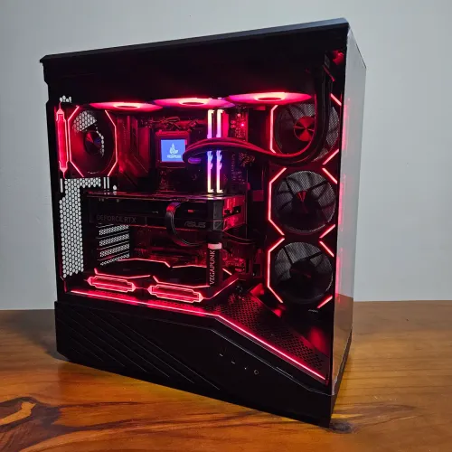 PC Gamer RTX 5070 | 7 9800X3D | 32GB RAM RAM