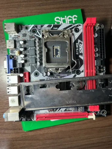 Placa Mãe B75 LGA1155 Queimada / Pra Reparo - Com Espelho
