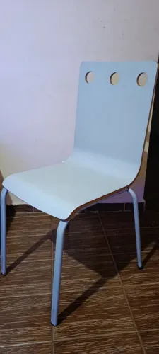 Cadeiras de Design em Madeira Moldada (Roxa e Cinza) - Estilo e Resistência