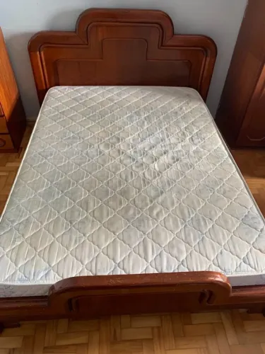 Cama de casal com colchão