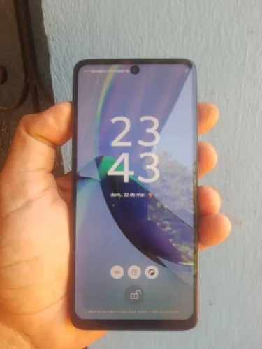 Moto g84