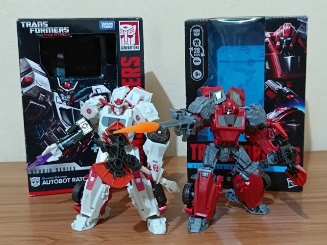 Transformers Gamer Edition IRONHIDE & RATCHET