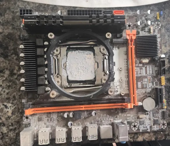 Xeon E5-2640 v3 + X99/XH99 + 32 GB (2×16 GB) DDR4 ECC