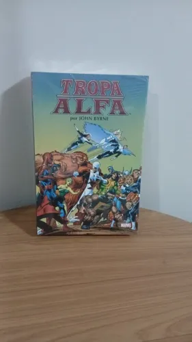 HQ Tropa Alfa por John Byrne, Omnibus