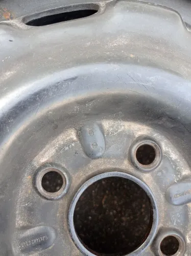 Roda de ferro Volkswagen aro 14.