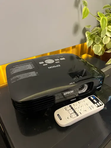Projetor Epson Powerlite EX71 WXGA HD+, 2500 Lumens.