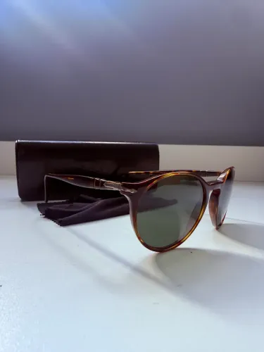 Óculos Persol feminino P