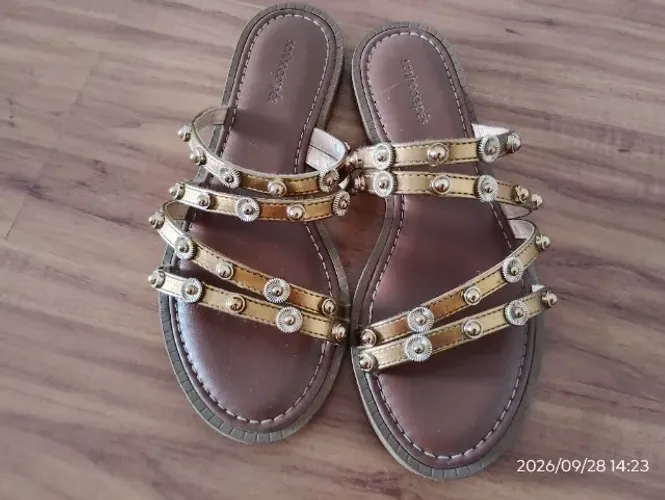 Rasteirinha Tam 36 Sonho dos Pés - Tiras Douradas com Tachas