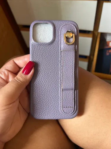 Capa iPhone 14 lilás
