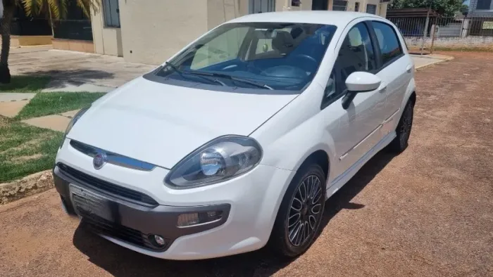 Fiat Punto Sporting 1.8 Flex 8v/16v 5P 2014