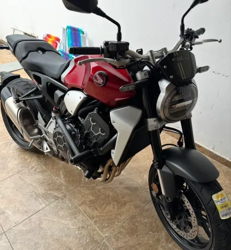Cb1000