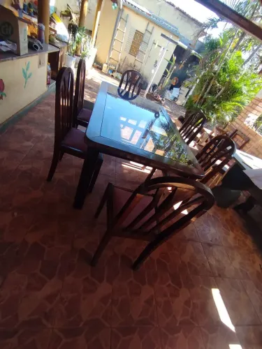 MESA DE JANTAR COM 6 CADEIRAS
