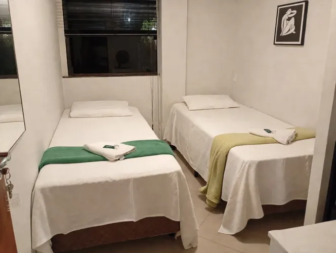 Quarto Individual Mobiliado em Coqueiros