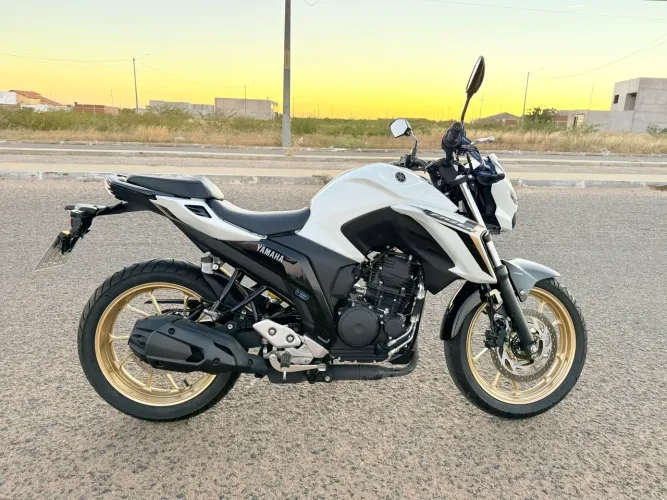 Yamaha FZ25 Fazer 2025/25 - 16 Mil + Assume Consórcio 