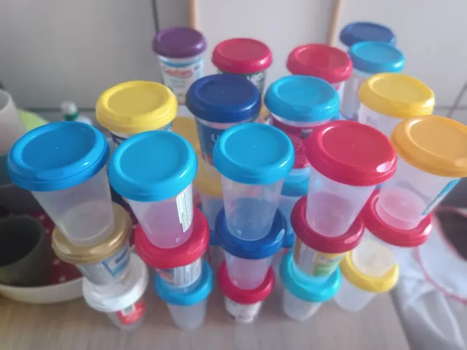 Vendo copo de requeijão de plástico para artesanato