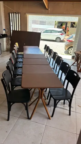 Vendo conjunto de 7 mesas com cadeiras