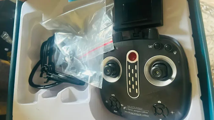 DRONE HAWK GP8 CAMERA HD FPV 150M 10MIN NOVO