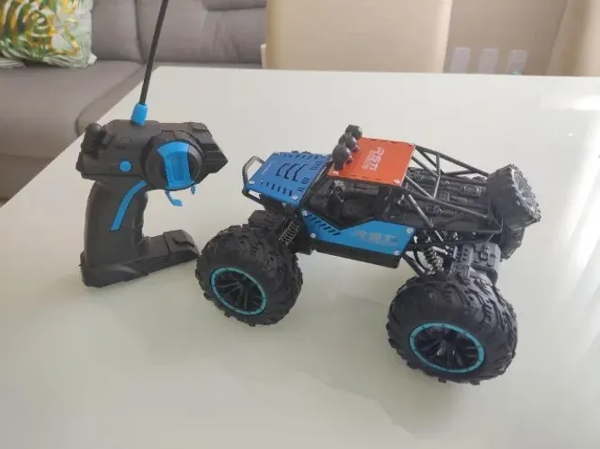 Carrinho RC Off Road Recarregável 20 cm - Faço Entrega