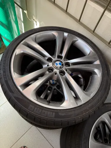Rodas BMW 335i 19 com pneus! Originais