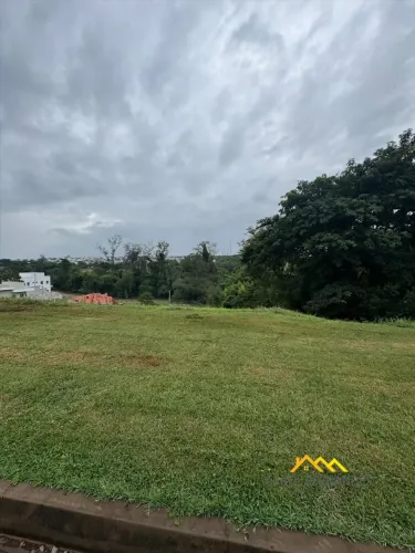 Terreno em condomínio fechado com 430 m2