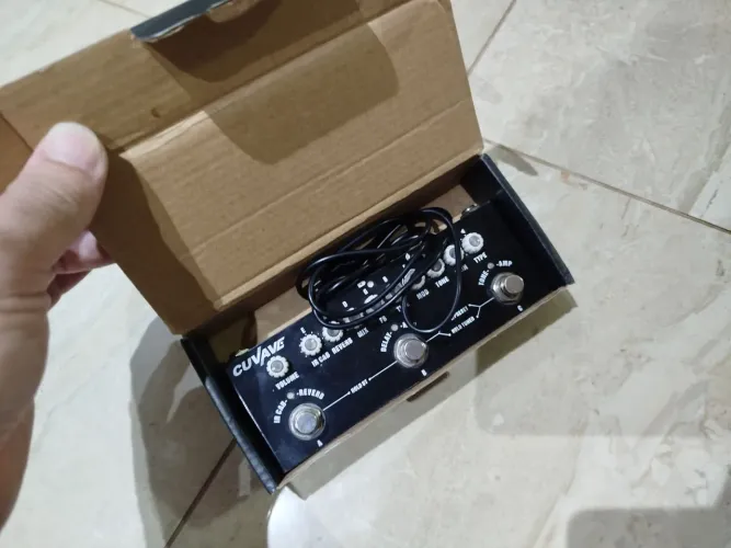 Pedaleira Cuvave Cube Baby guitarra 
